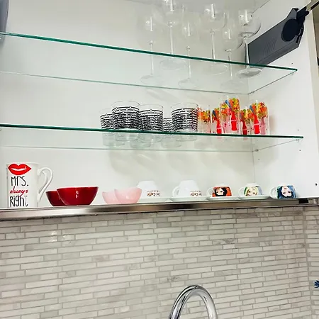 Modern In The Heart Of טיראנה