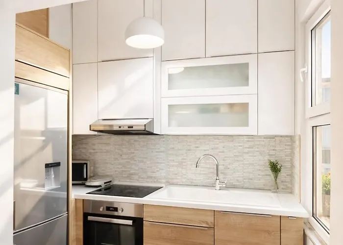 Modern In The Heart Of 티라나